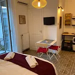 Rooms in San Domenico Maggiore 3