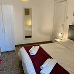 Rooms in San Domenico Maggiore 3
