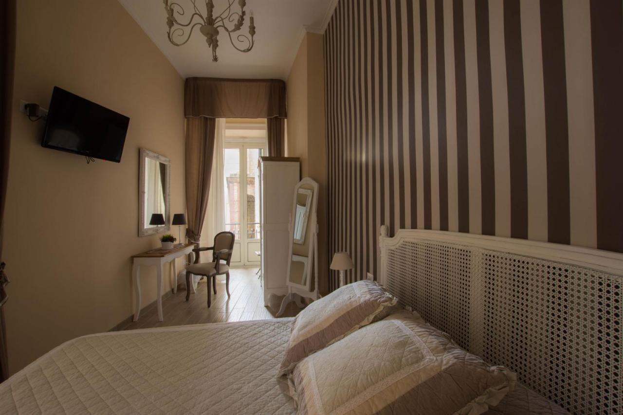 Couette-café In San Domenico Maggiore 3 *