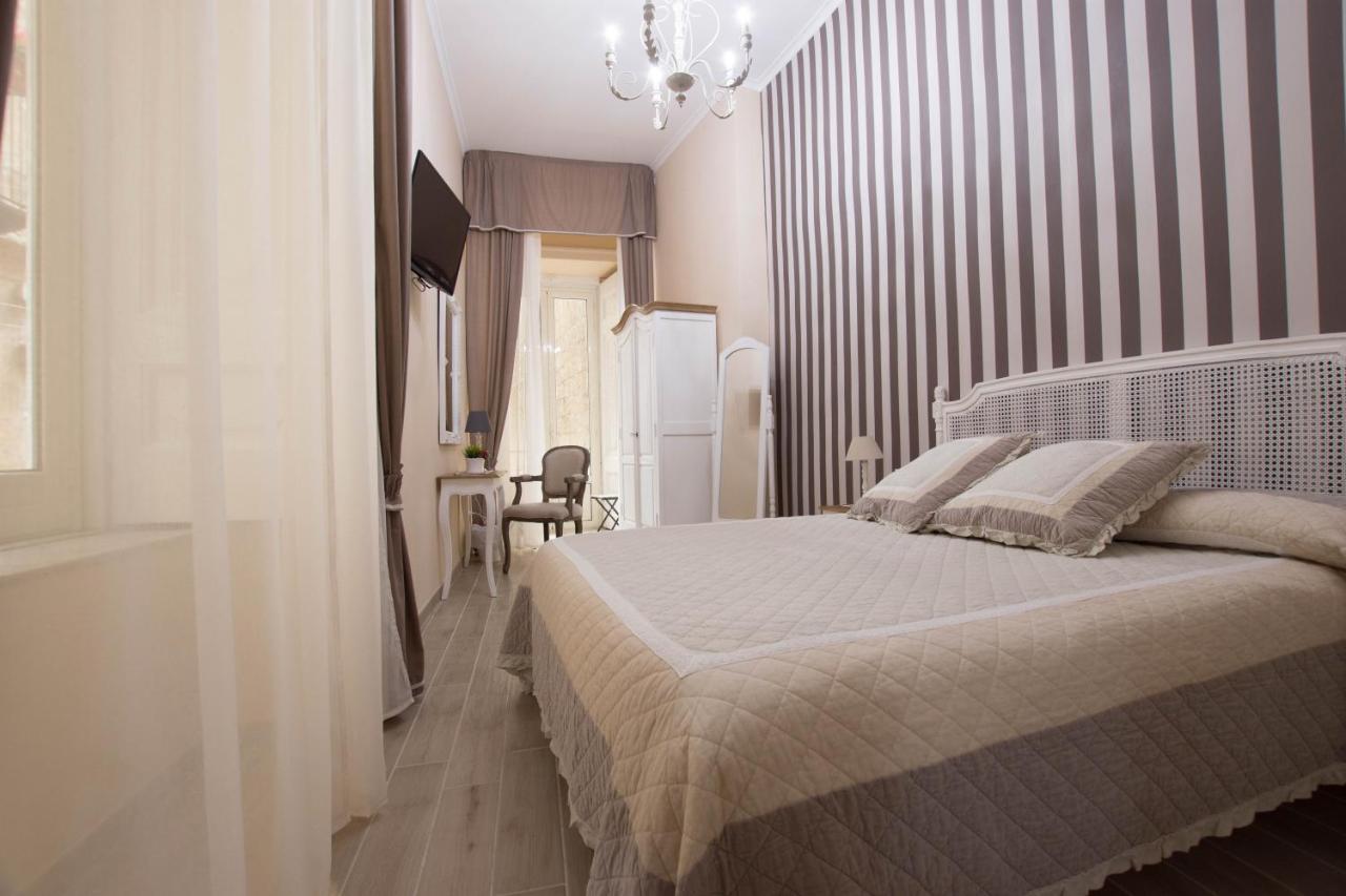 In San Domenico Maggiore 3 Bed & Breakfast Napoli