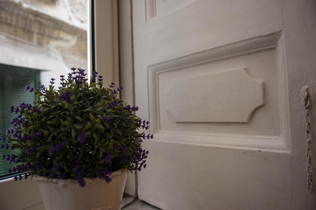 In San Domenico Maggiore 3 Bed & Breakfast