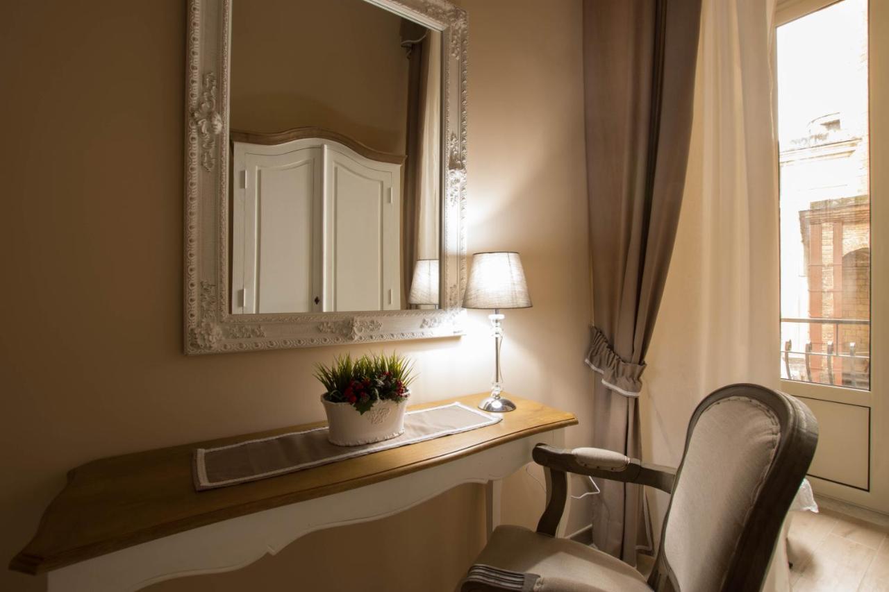 Couette-café In San Domenico Maggiore 3