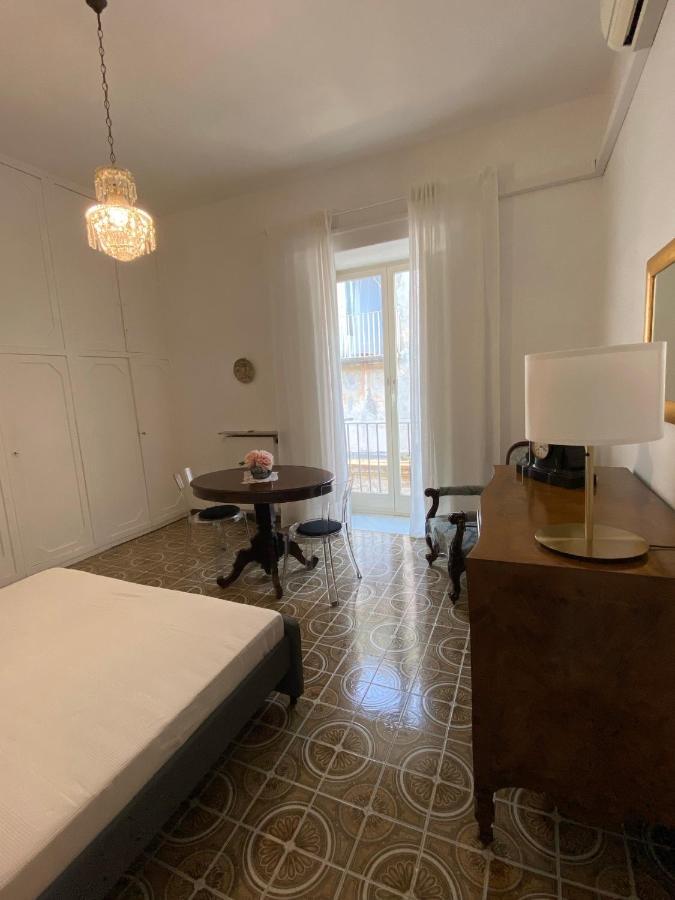 Couette-café In San Domenico Maggiore 3